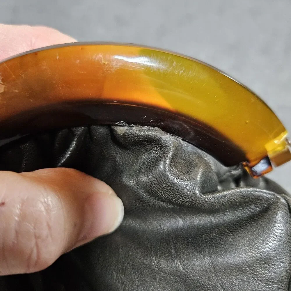 Vintage Bud‎ Leather Genuine Black Leather Coin Purse Bakelite Kiss Lock